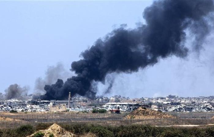 سماع دوي انفجارات في منطقة ميناء سيريك جنوب إيران
