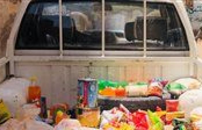 ضبط 90 مخالفة ومصادرة دقيق مدعم وسلع منتهية الصلاحية قبل طرحها بالأسواق بمحافظة الفيوم