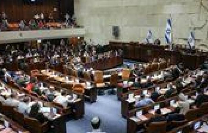 الكنيست يصادق على قانون يوسع اقتطاع أموال المقاصة الفلسطينية