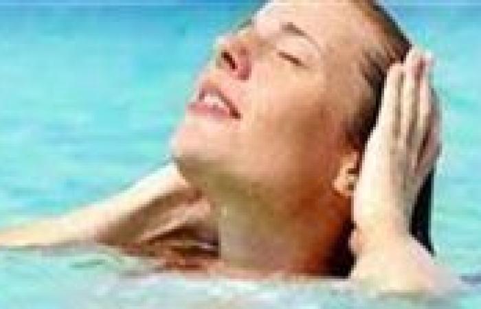 وداعًا لهيشان المصيف.. روتين ذهبي يعيد لشعرك النعومة واللمعان