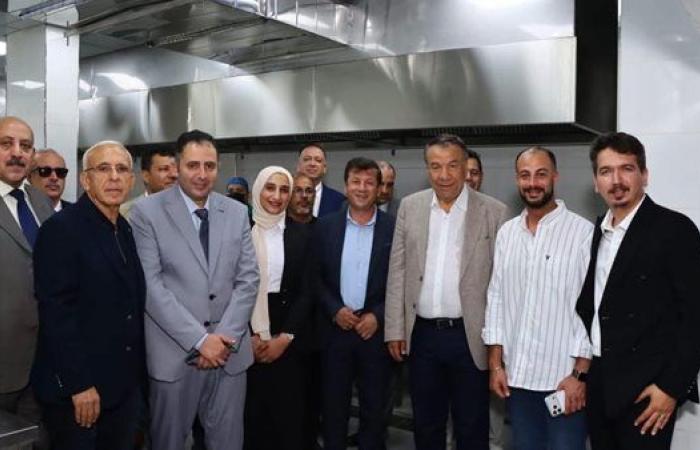 محافظ دمياط يزور الشركة التركية للمنسوجات