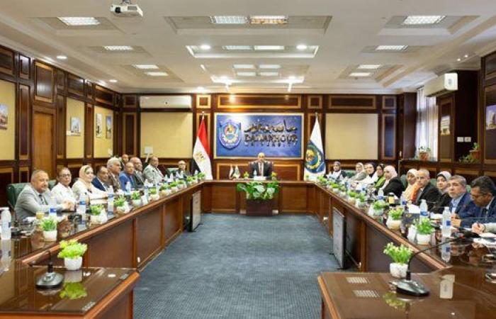 جامعة دمنهور: دعم التحول الأخضر والأنشطة الطلابية على رأس أولويات المجلس