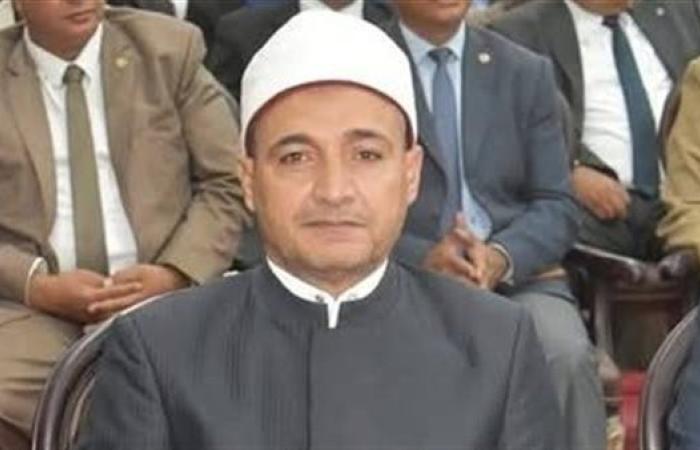 إثر تعرضه لحادث.. رئيس الغربية الأزهرية يطمئن على معلم منتدب بلجان الثانوية الأزهرية