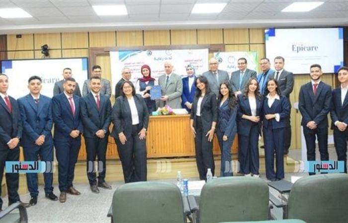 تجارة أسيوط تناقش مشروعات تخرج الدفعة الأولى لبرنامج نظم معلومات السياسات العامة